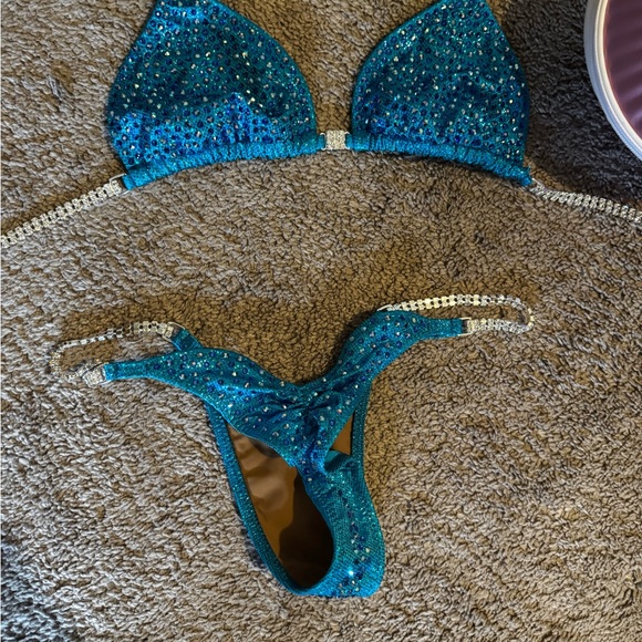 Sparkling Blue Bikini Set - Picture 1 of 3